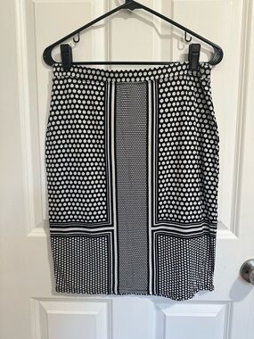 Max Studio Geometric Polka Dot Pencil Skirt - Black & White - Size M